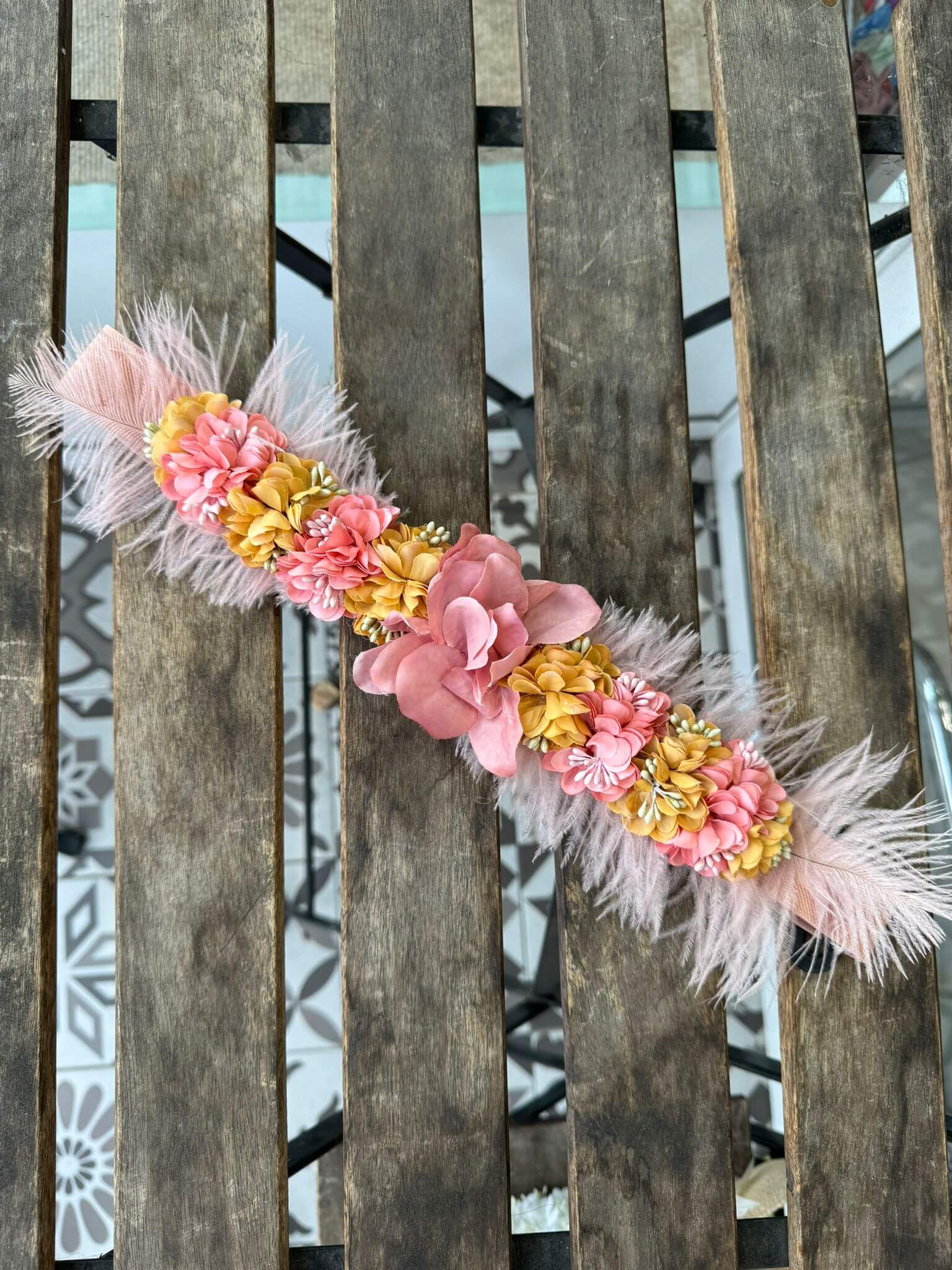 CINTURON DE FLORES PLUMAS B725-1