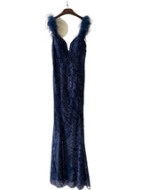 Vestido sirena de purpurina con plumas HM2368