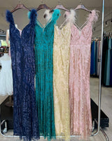 Vestido sirena de purpurina con plumas HM2368