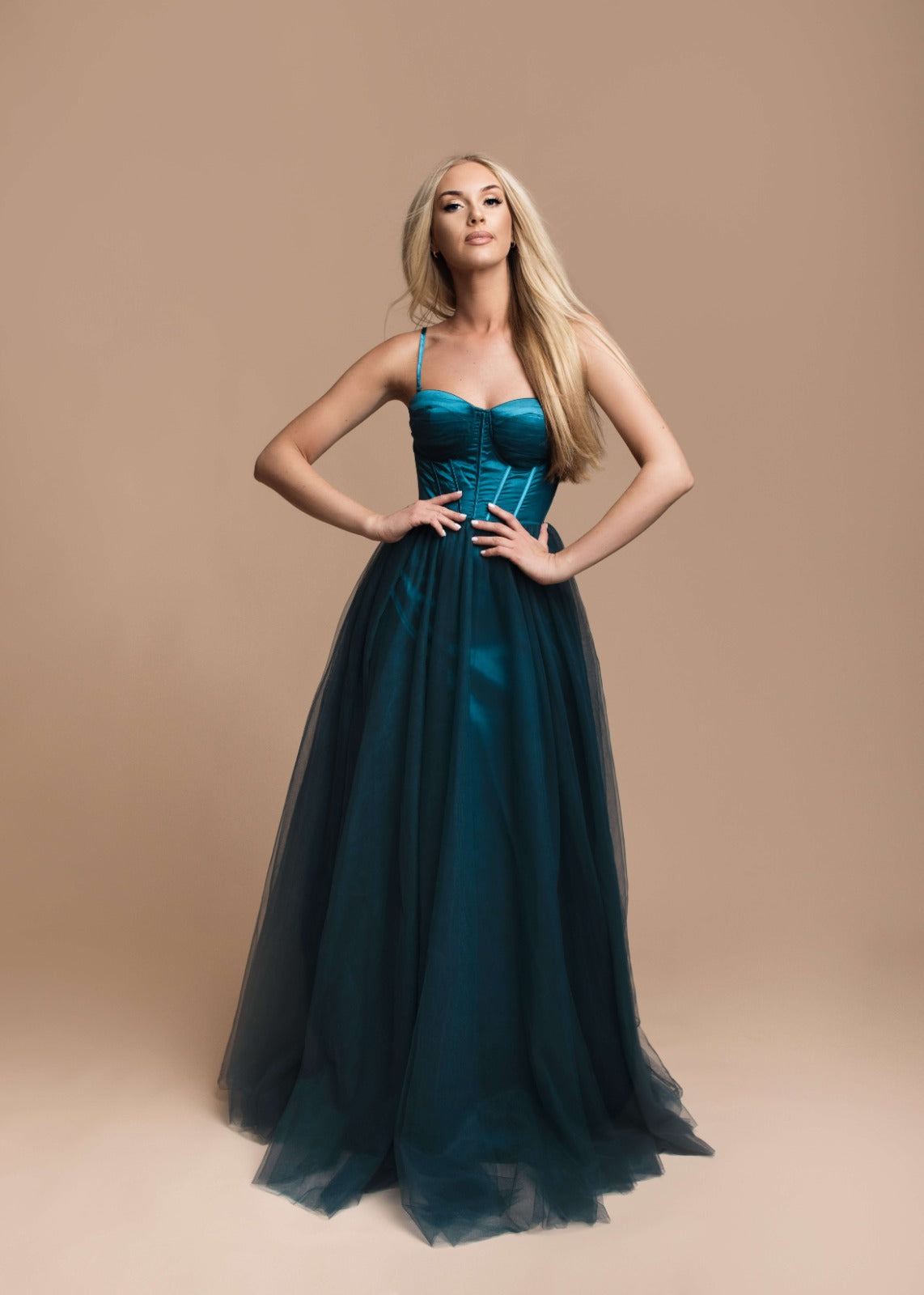 Vestido corset y tul HM2392