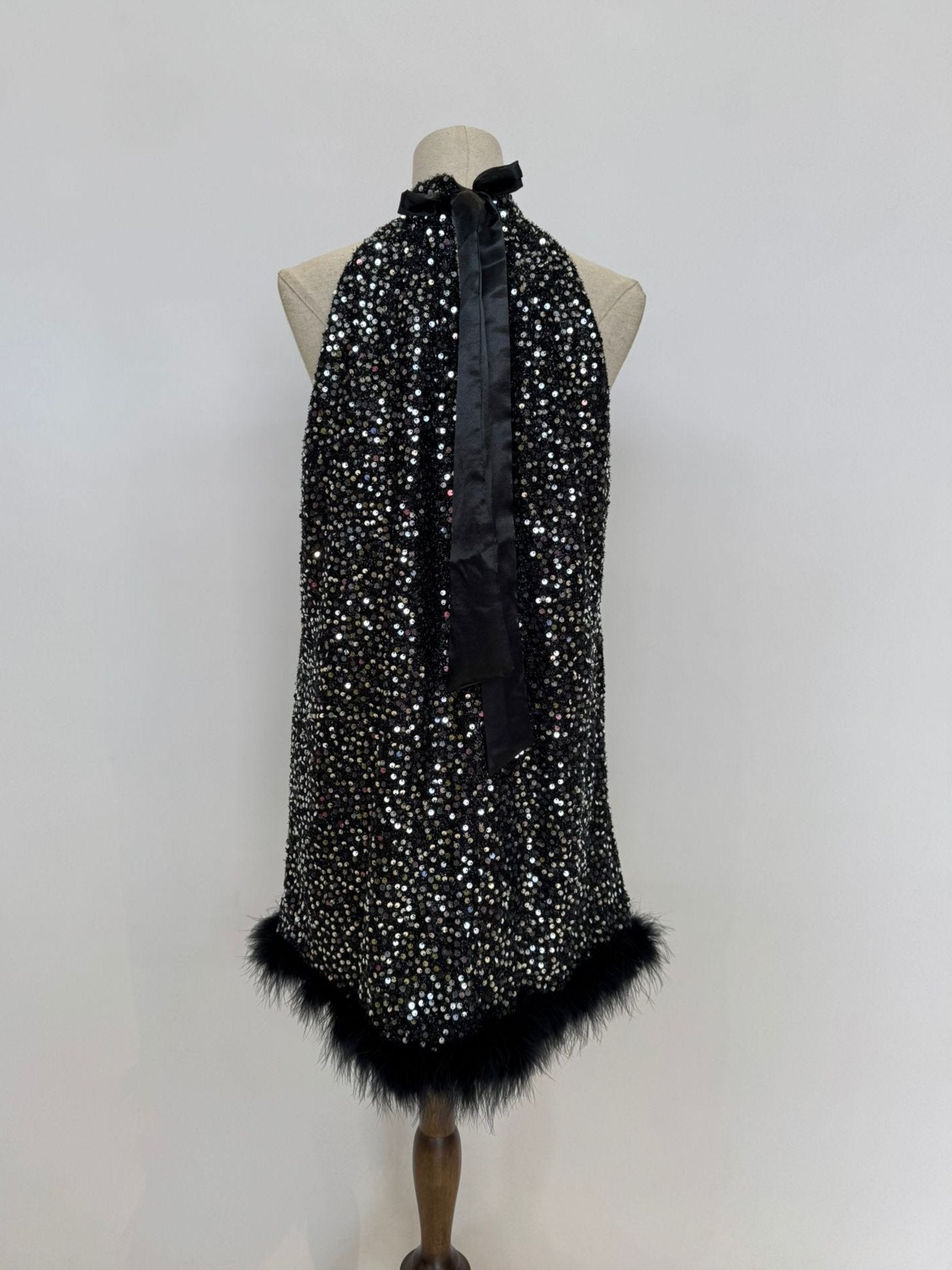 Vestido de lentueja corto L1361