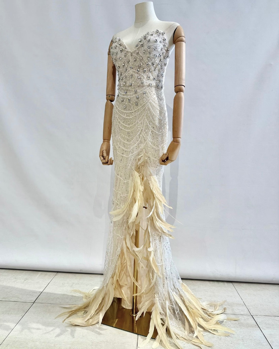 Vestido largo plumas TYS091