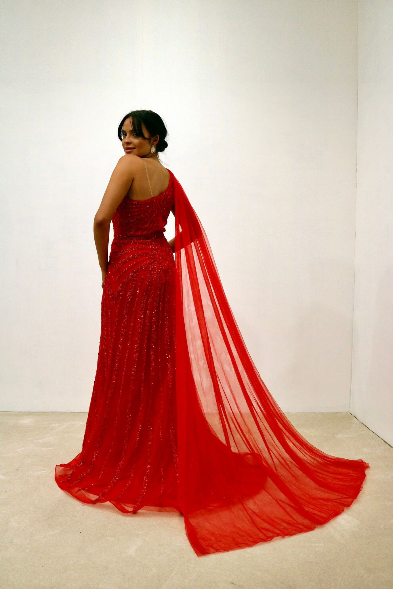 Vestido largo con bordado de pedreria TL-5002