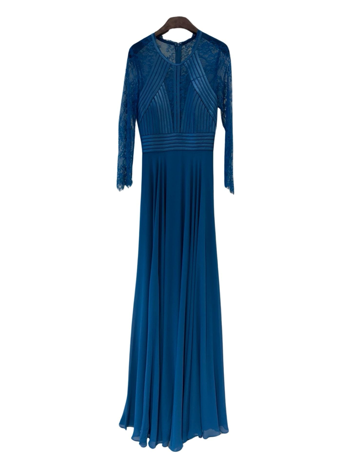 Long dress with sleeves 21096