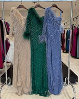 Vestido bordado con pedreria y plumas TL-5001