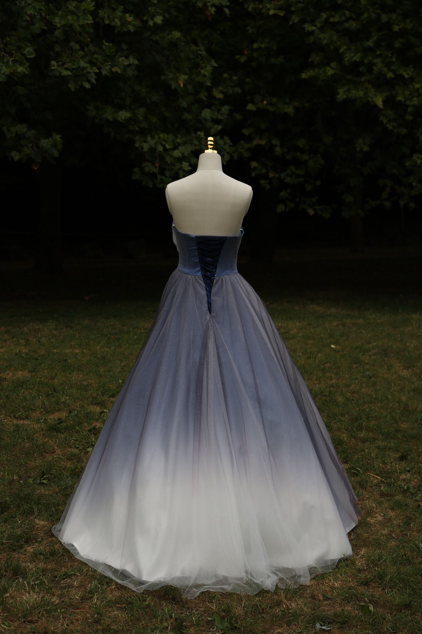 Vestido pomposo 4083
