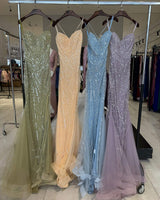 Vestido largo bordado de pedreria F8010