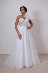 Vestido largo de tul con bordado de pedreria TL0808