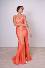 Vestido largo de tela brillosa TL0836