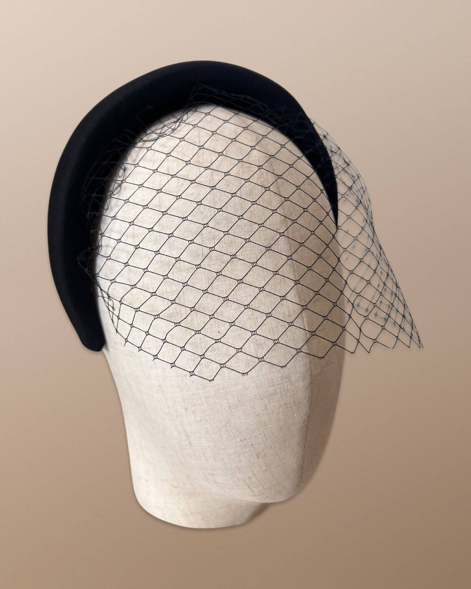 Diadema con rejilla D-001