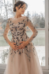 Vestido bordado con pedreria 6563