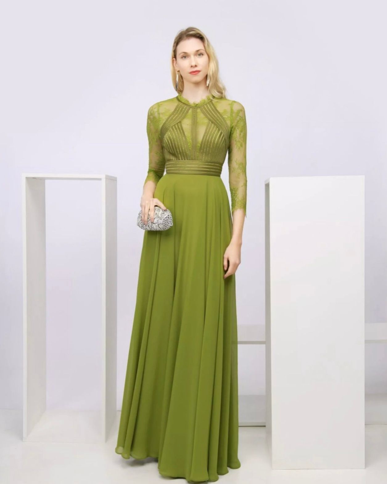 Long dress with sleeves 21096