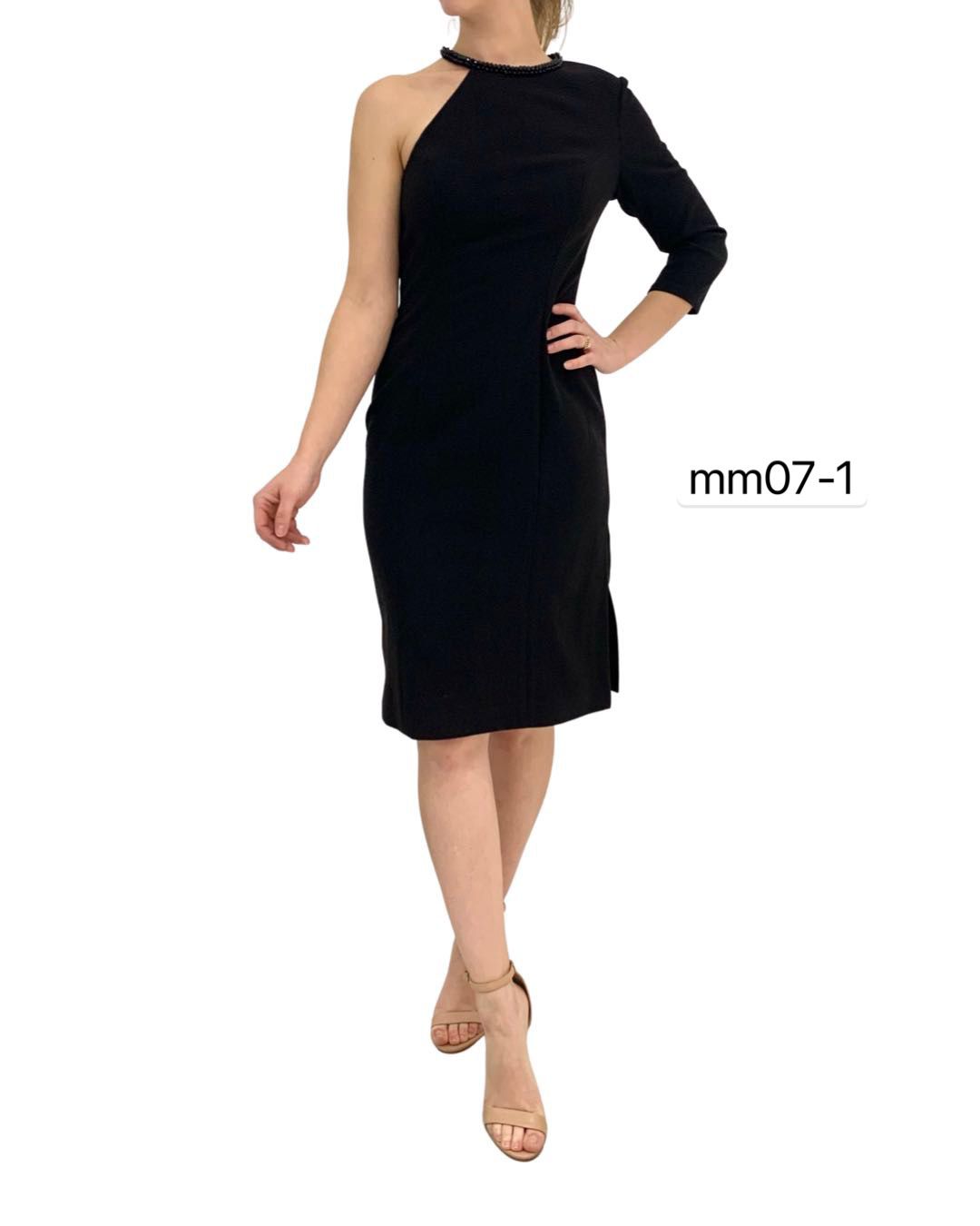 Vestido corto de una manga MM07-1