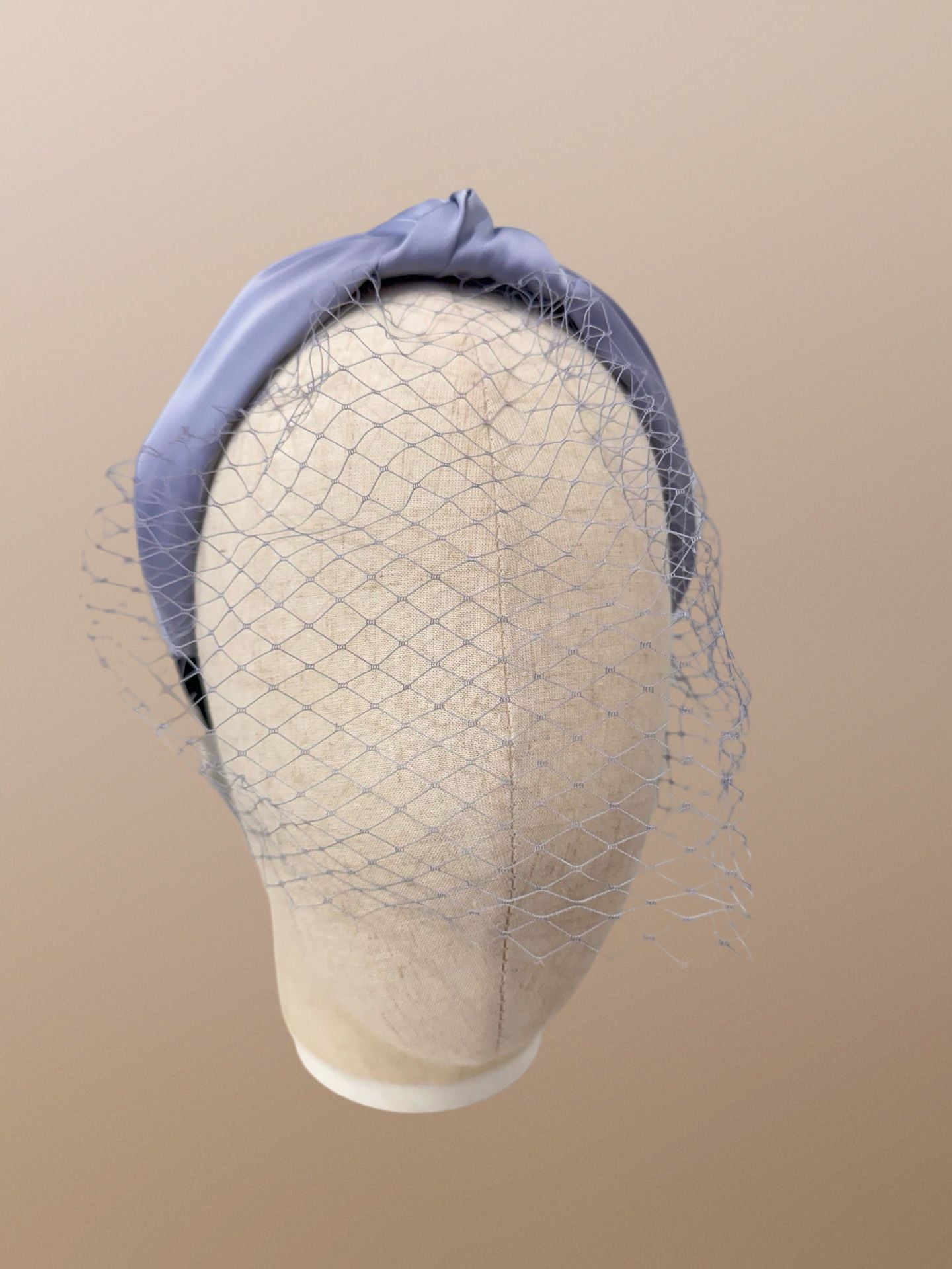 Diadema con rejilla nudo satinado