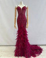 Vestido largo con plumas 24108