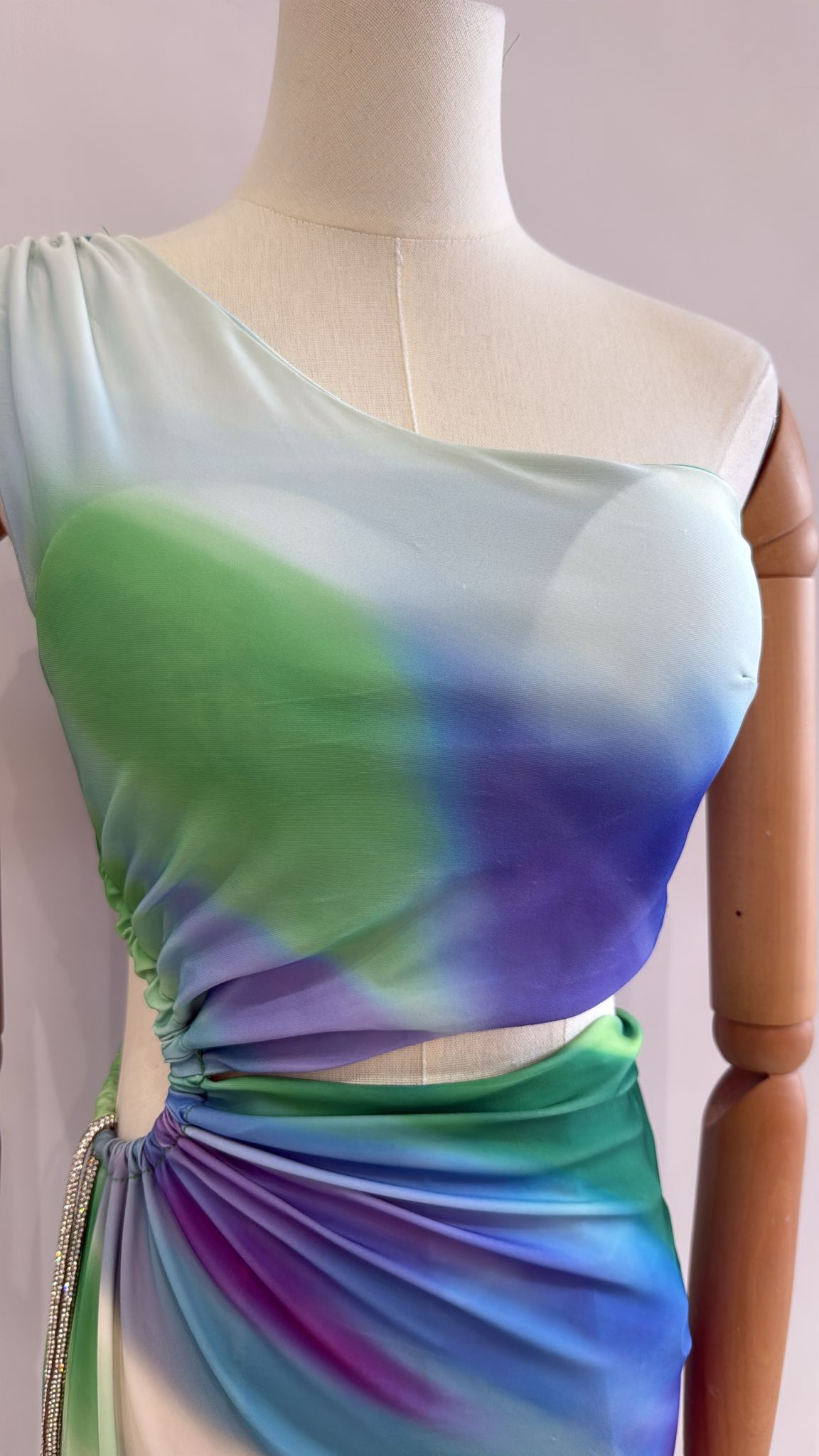 Liquidación de vestido con Tara JR2233-1