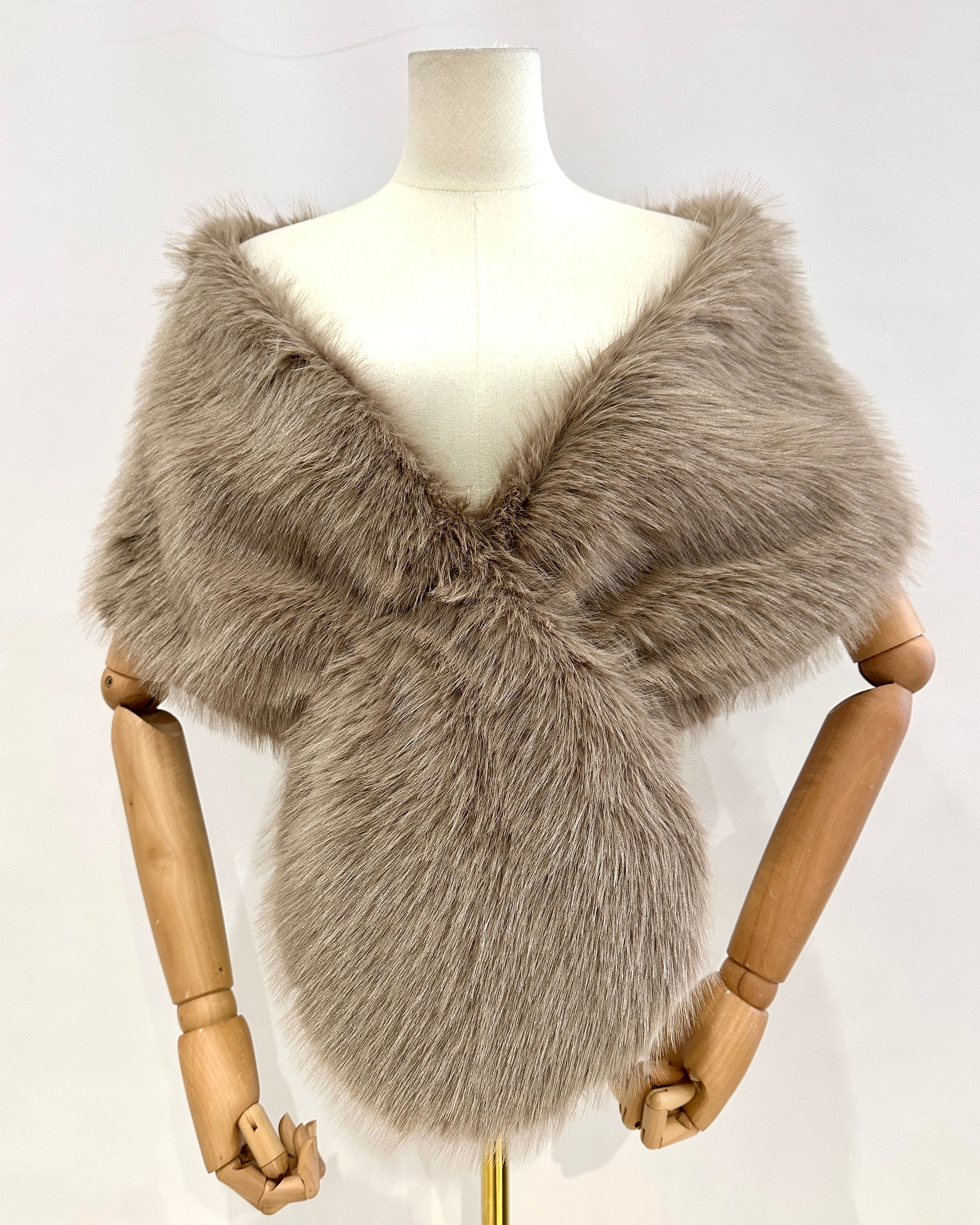 Estola de pelo sintetica FINA L805-1