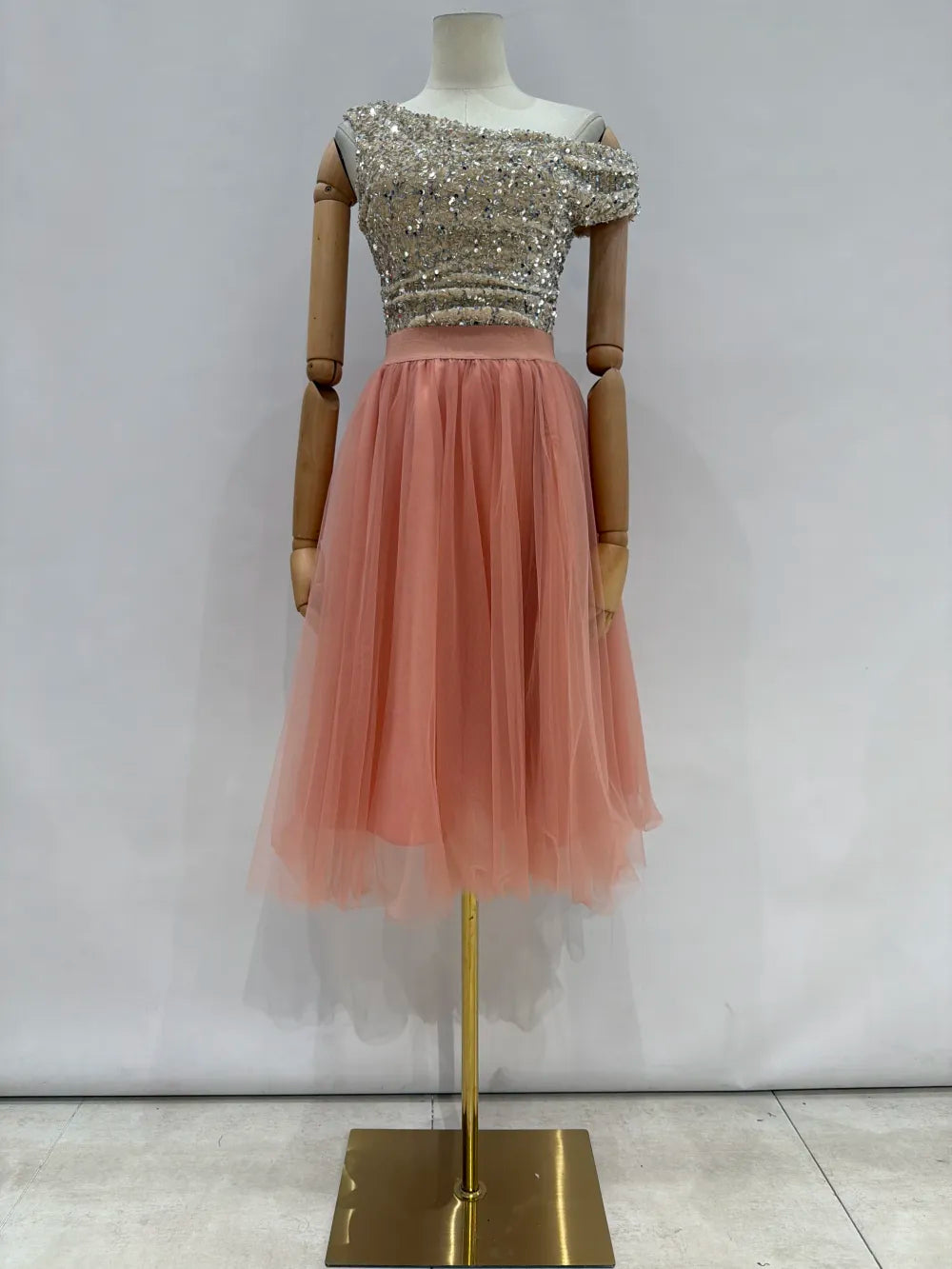 Falda de tul corto W9049