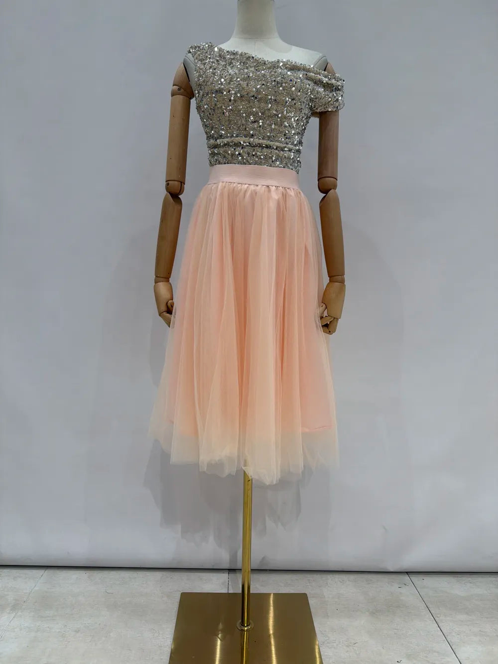 Falda de tul corto W9049