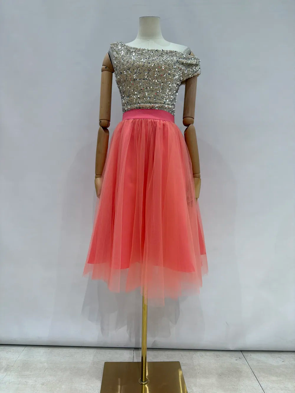 Falda de tul corto W9049