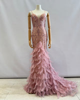 Vestido largo con plumas 24108