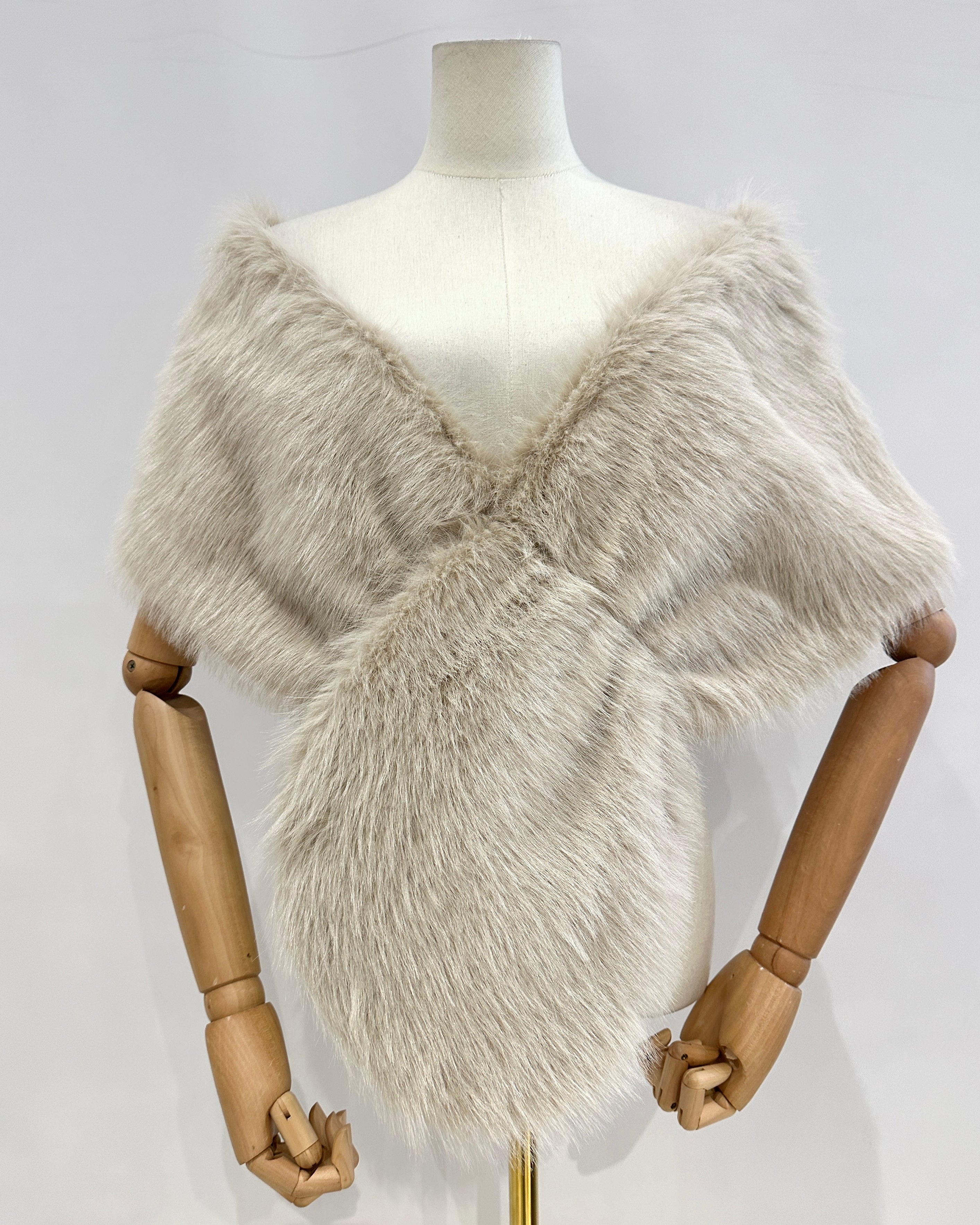 Estola de pelo sintetica FINA L805-1