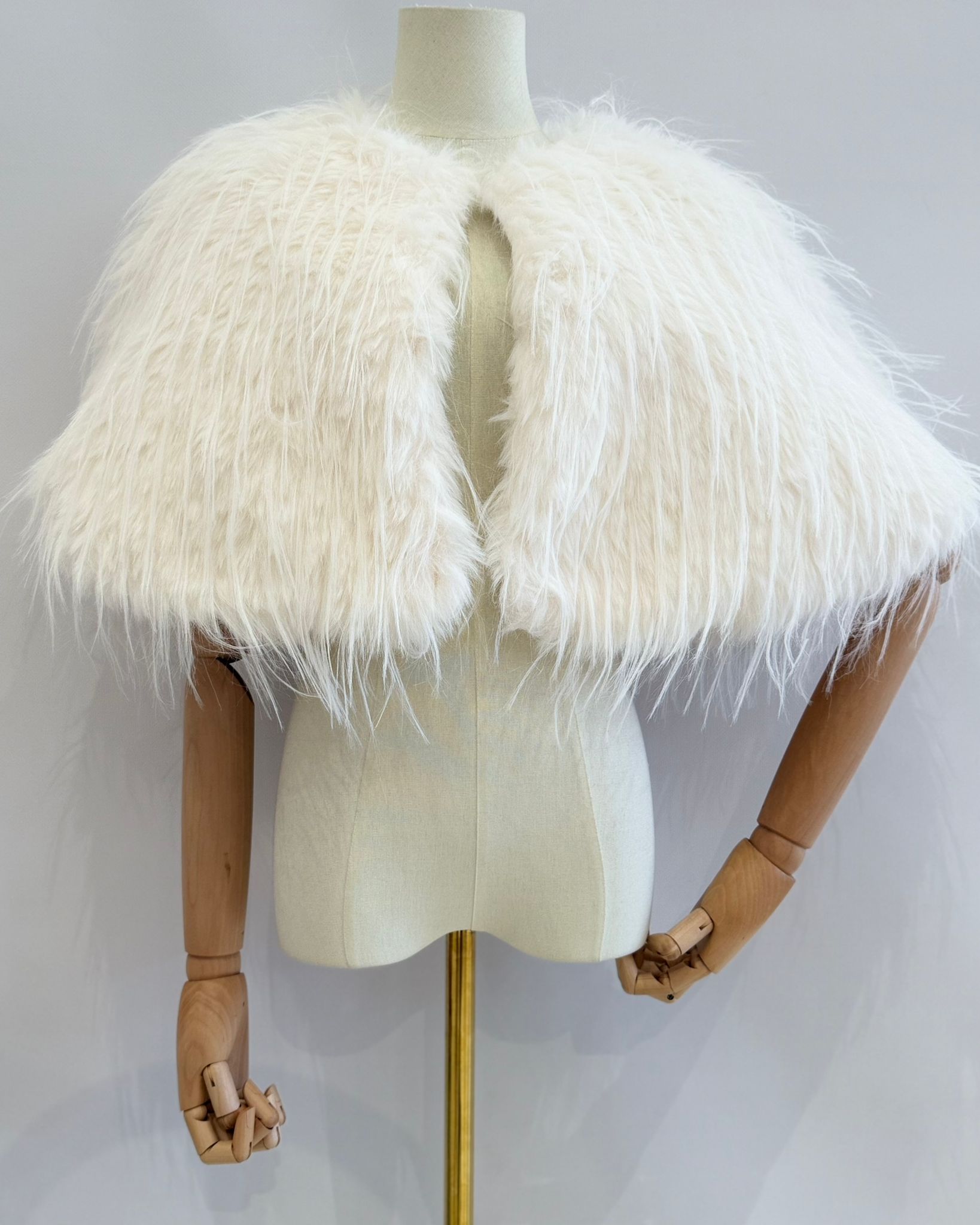 Capa/poncho/bolero de pelo CD-3487