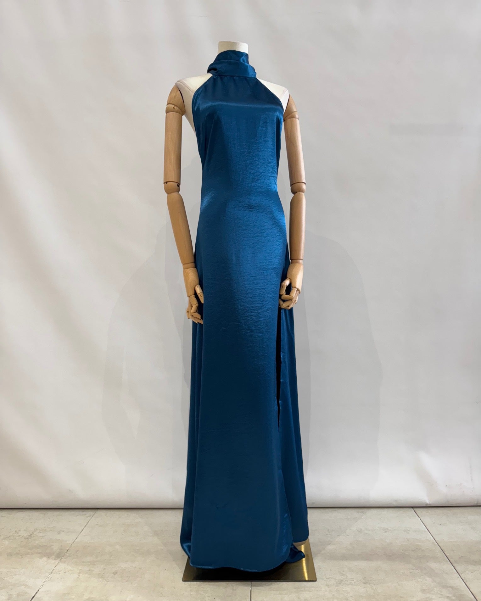 Vestido cuello halter 2612