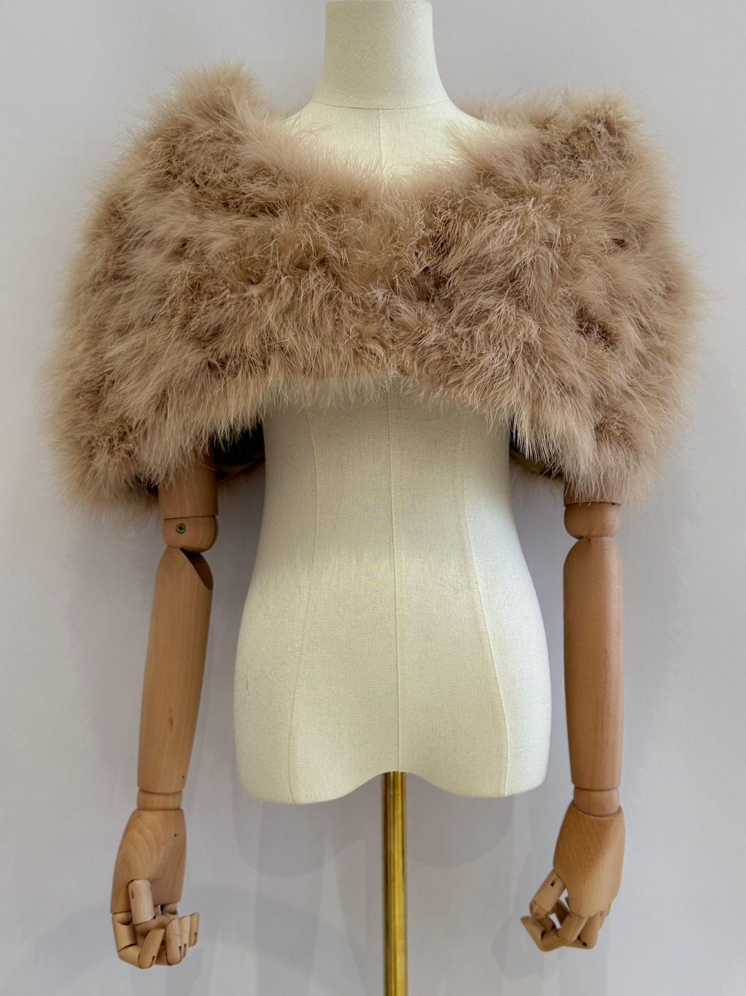 Feather stole L803