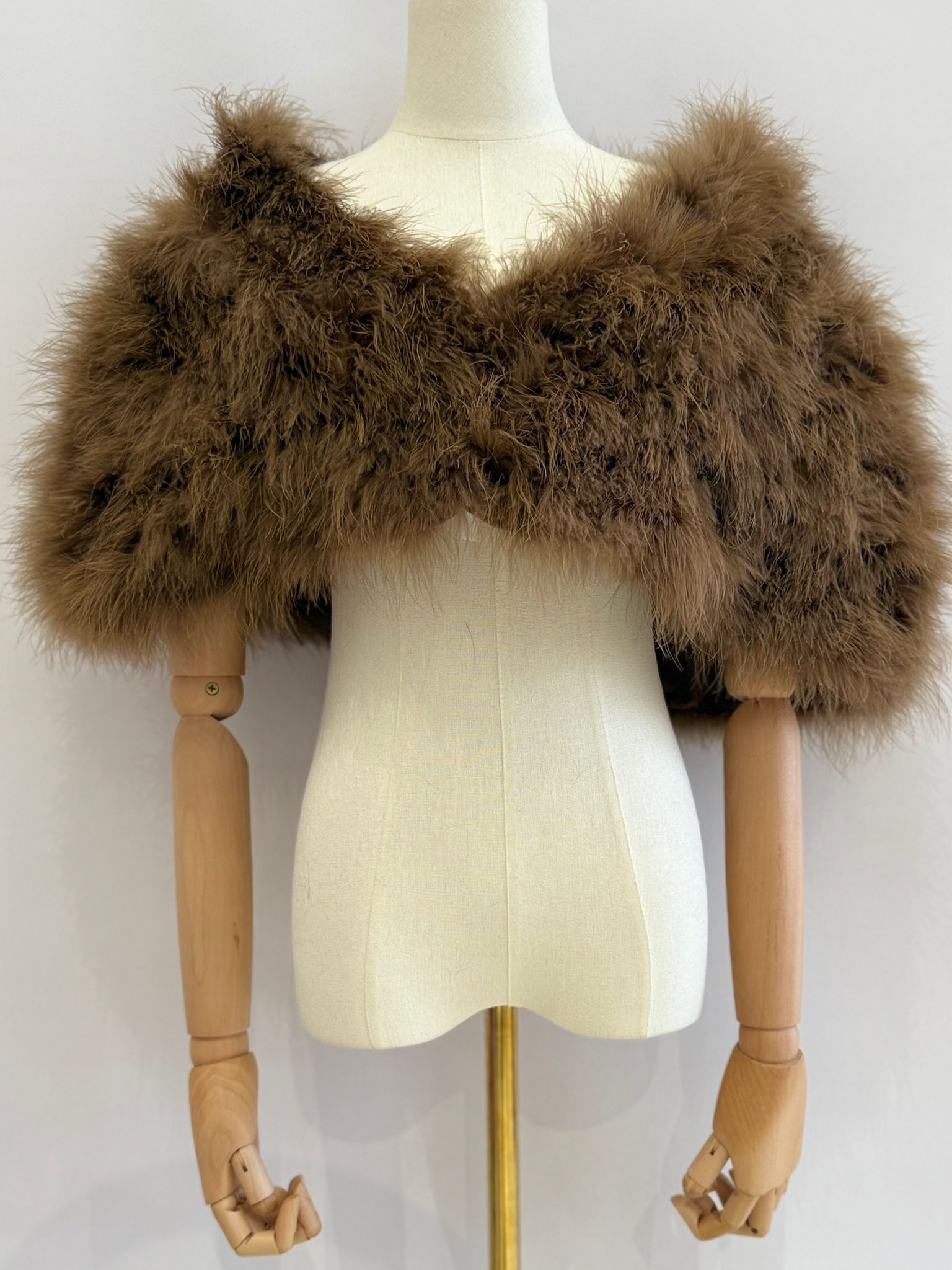 Feather stole L803