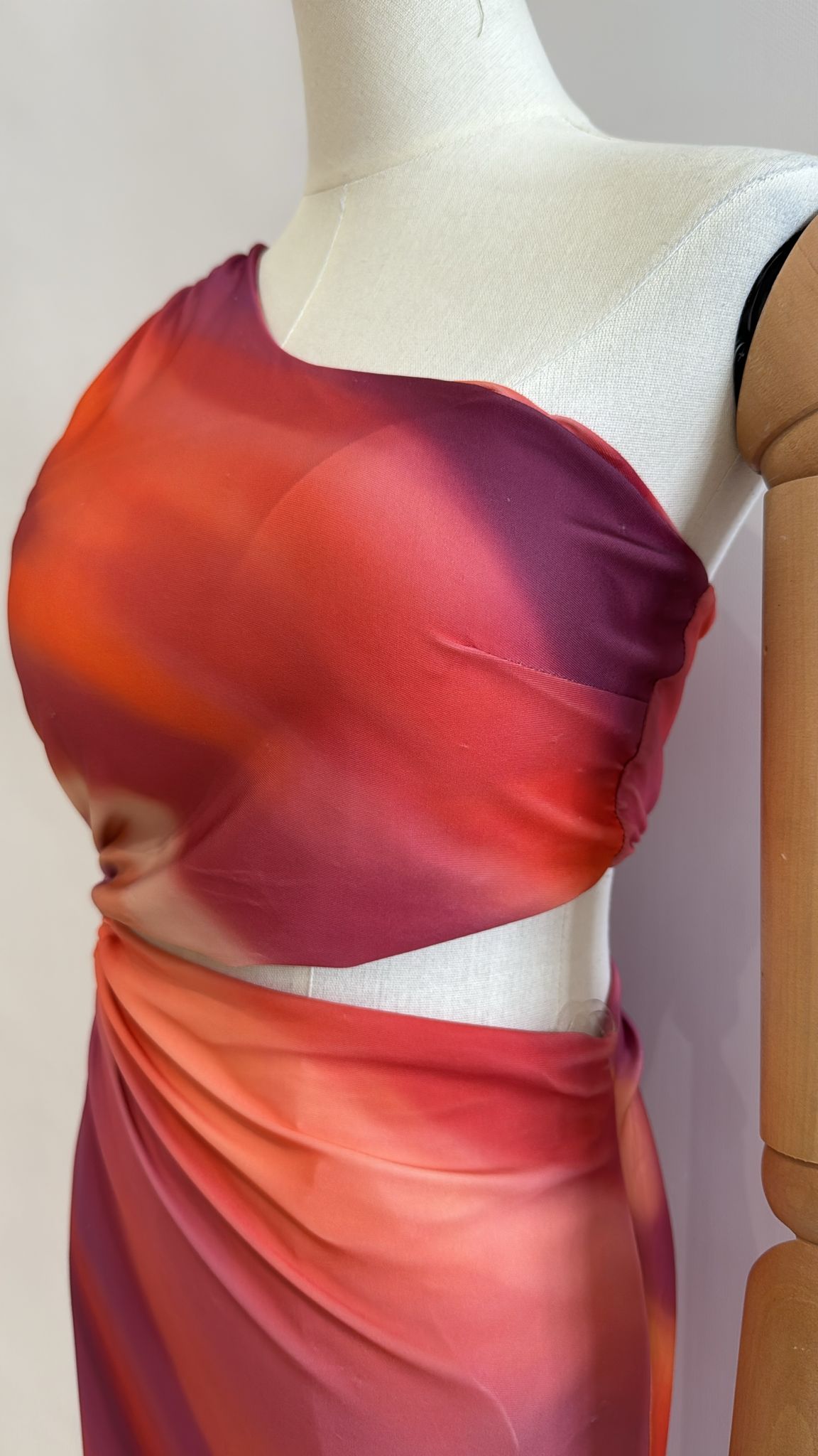 Liquidación de vestido con Tara JR2233-1