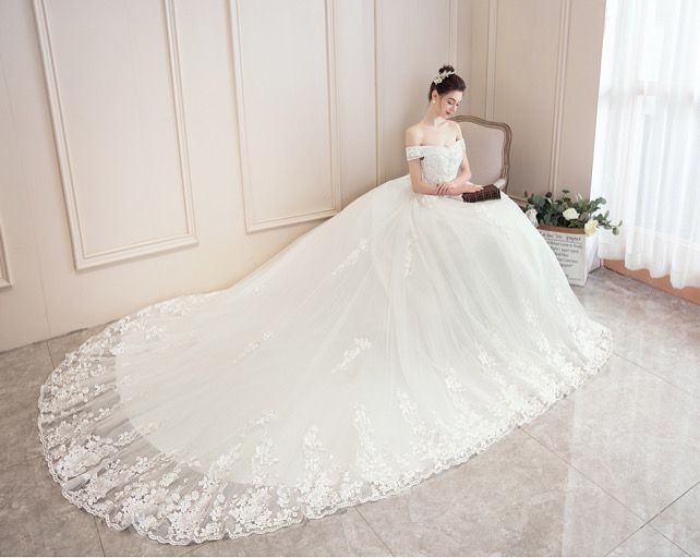 Vestido con cola T3822