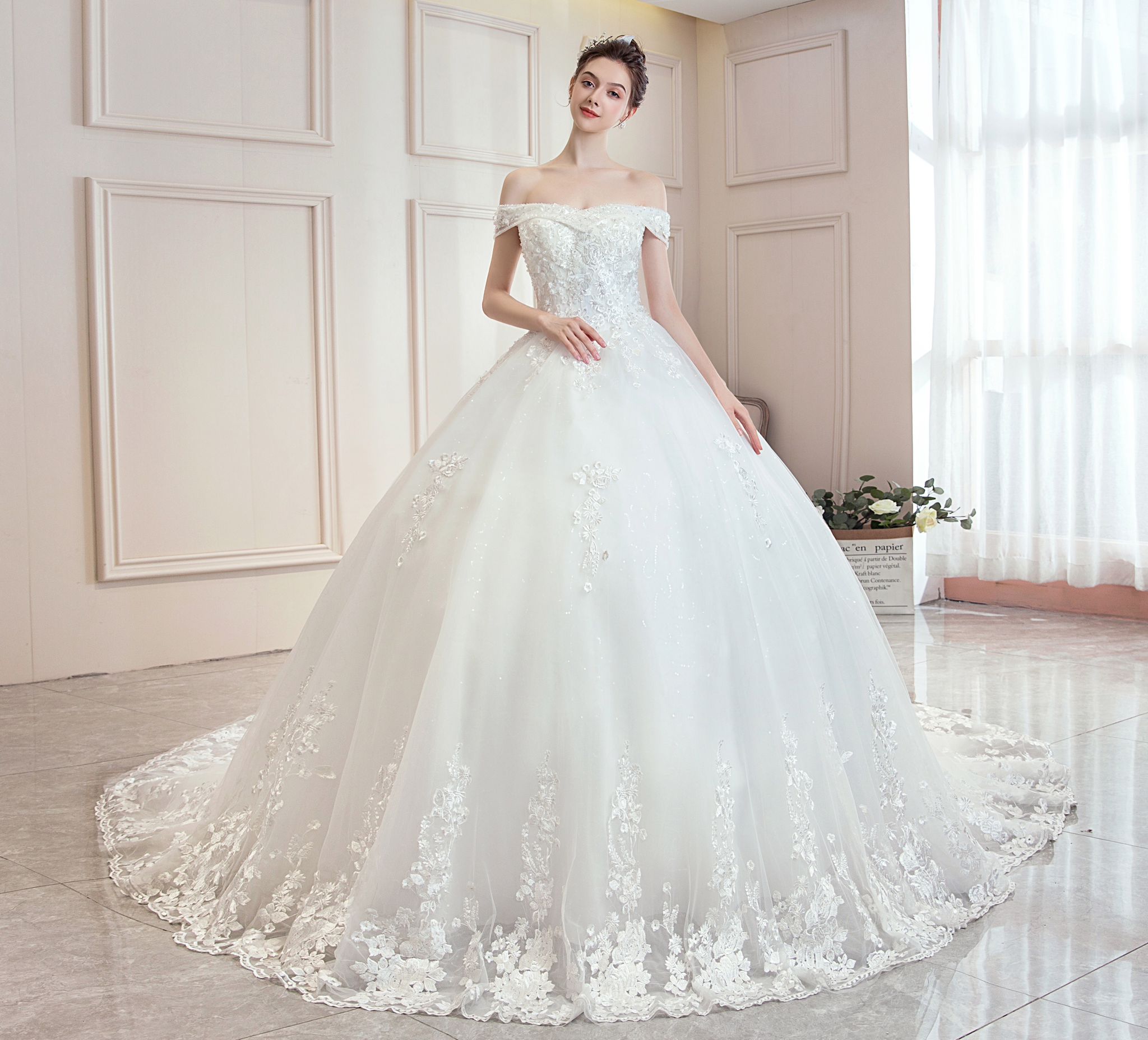 Vestido con cola T3822
