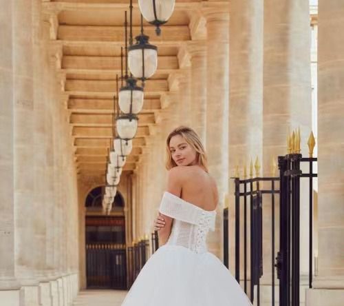 Vestido de novia con cola T3928