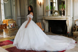 Wedding dress with train T3928