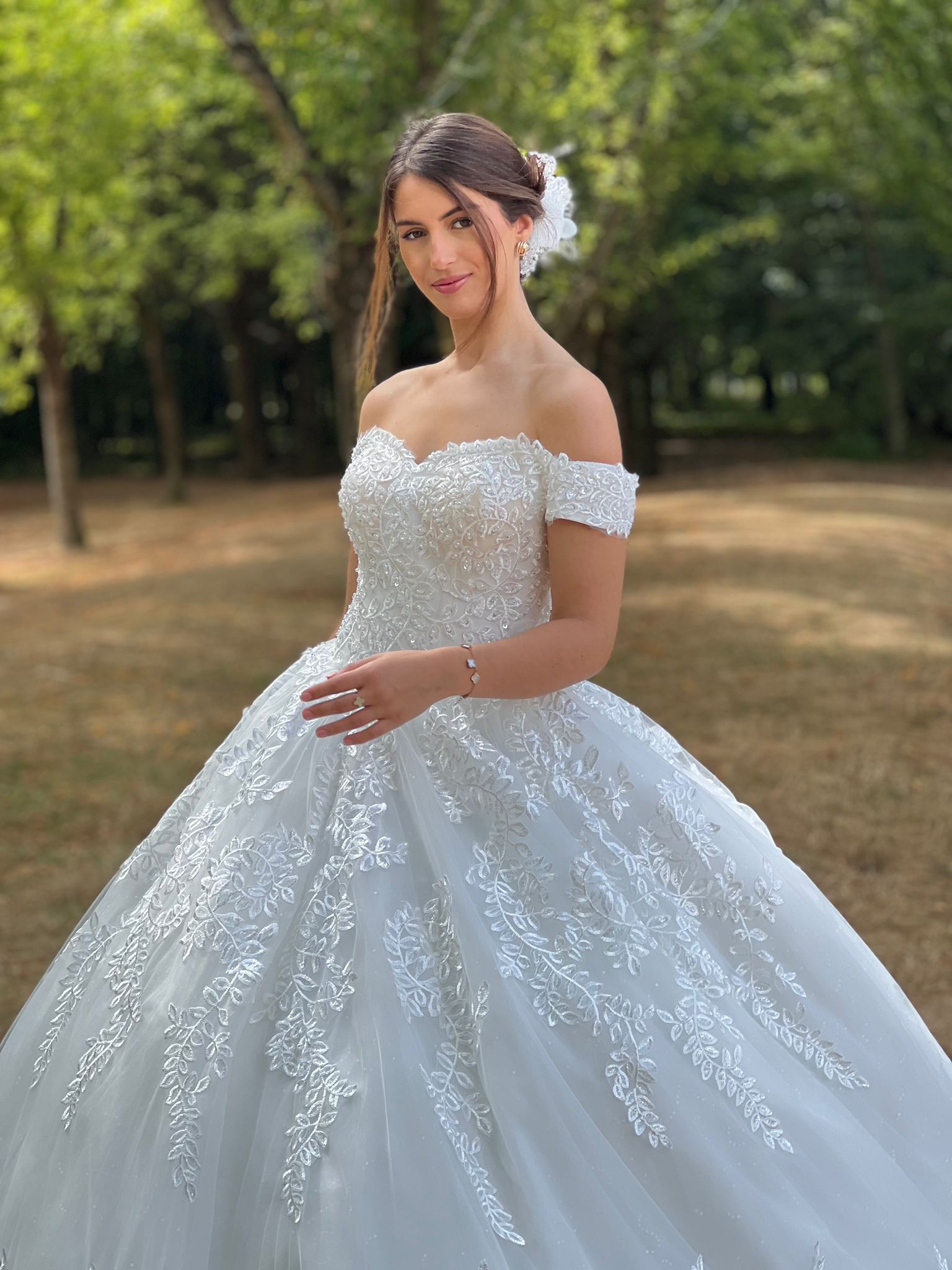 Vestido de novia con cola T4568