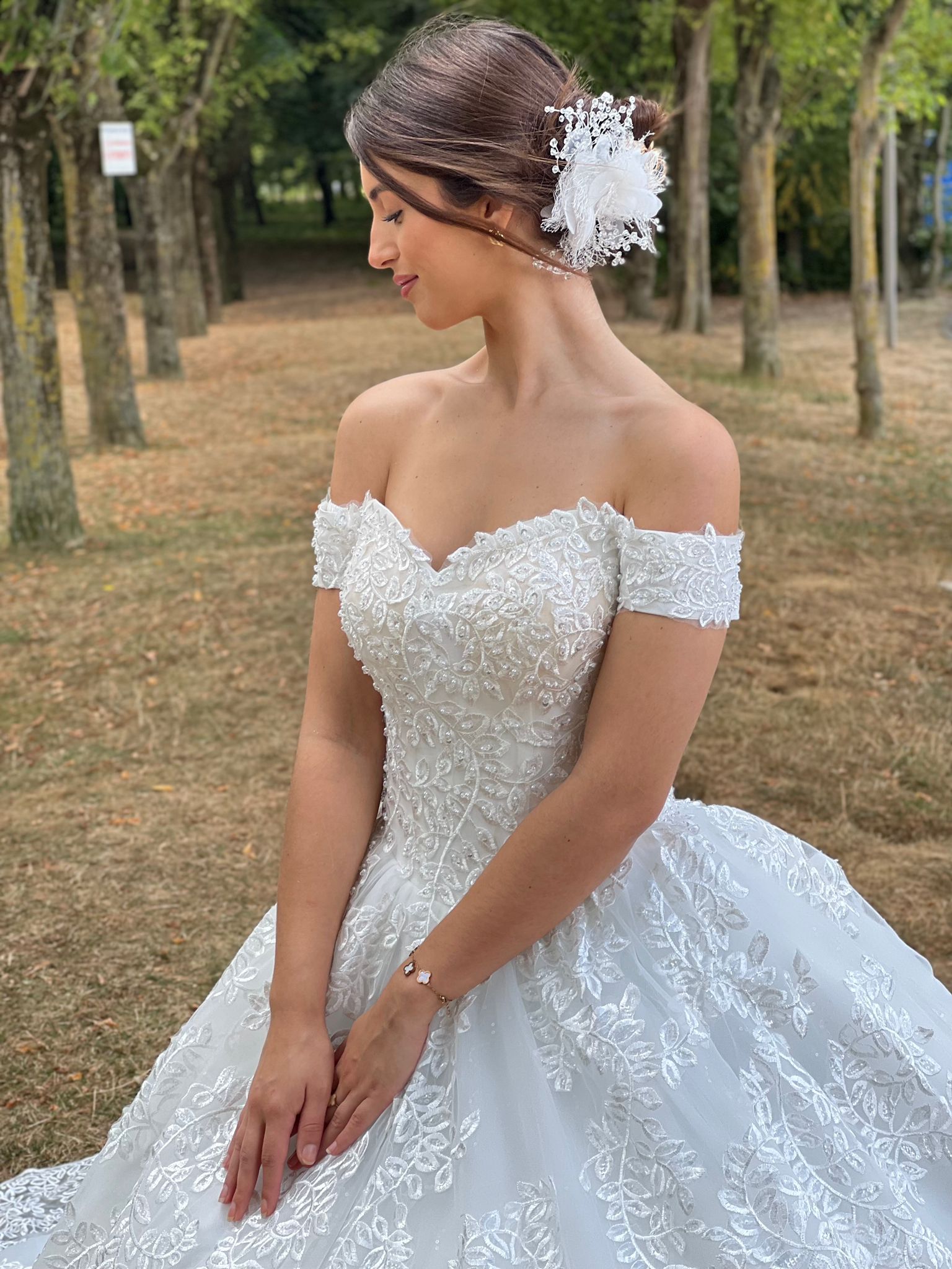 Vestido de novia con cola T4568